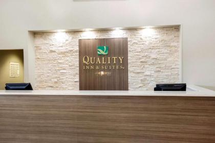 Quality Inn & Suites Arnold - image 9