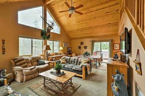 Cozy Hathaway Pines Mountain Cabin with Deck and Views! - main image