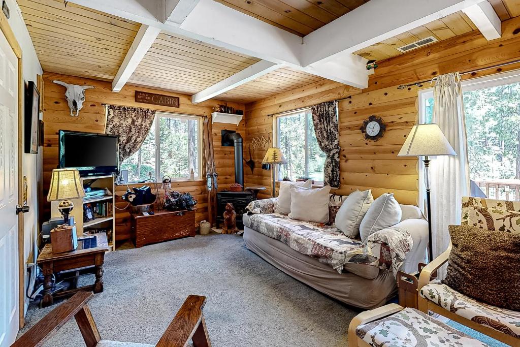 Beary Happy Cabin - main image