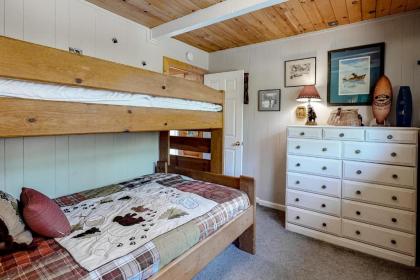 Beary Happy Cabin - image 12