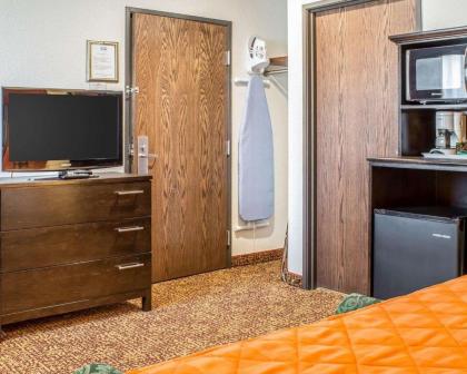 Rodeway Inn & Suites - Okoboji - image 15