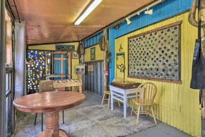 Quiet and Colorful Quonset Hut Artist Retreat - image 13