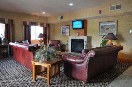 Legacy Inn & Suites - image 1