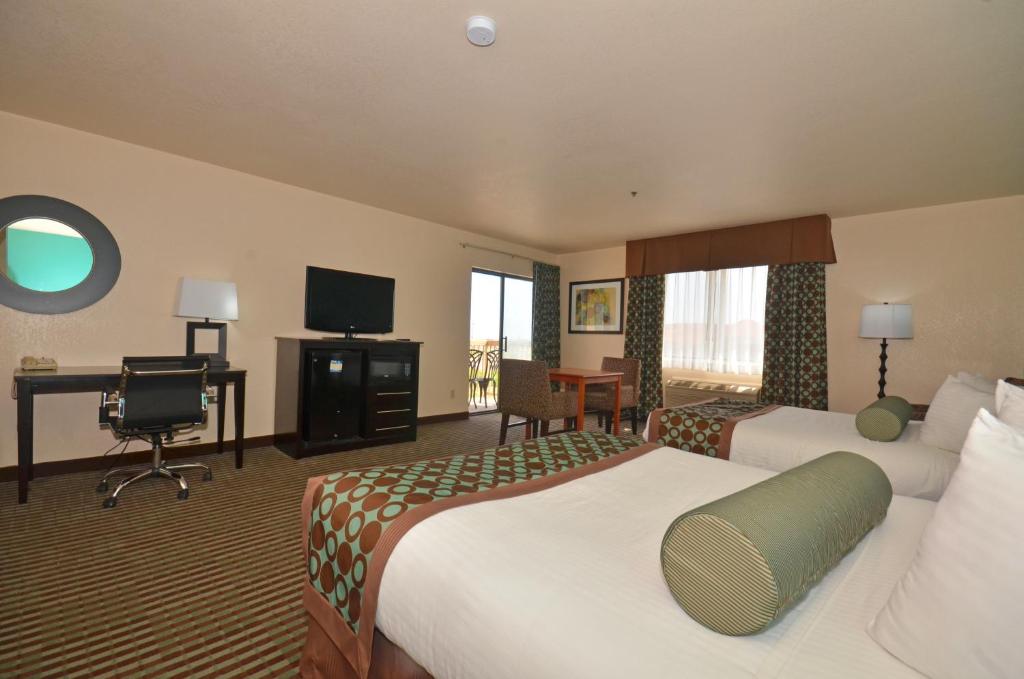 Legacy Inn & Suites - image 5