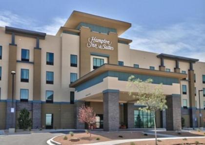 Hampton Inn & Suites Artesia - image 1