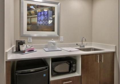 Hampton Inn & Suites Artesia - image 15