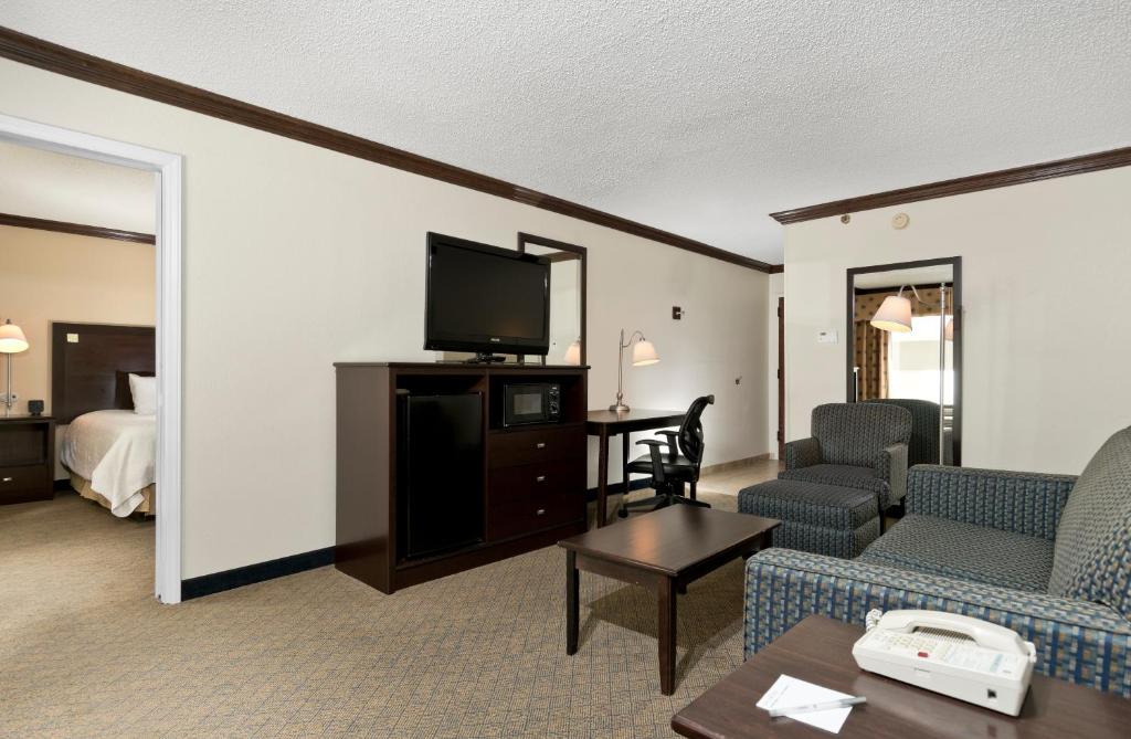 Hampton Inn Asheboro - image 2