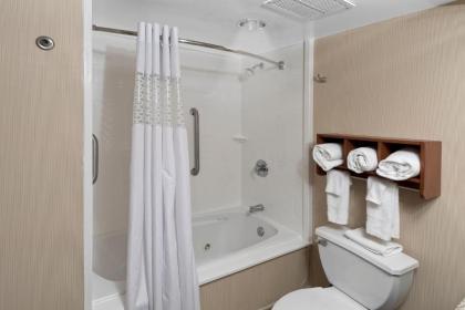 Hampton Inn Asheboro - image 3