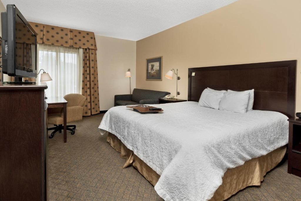 Hampton Inn Asheboro - image 5