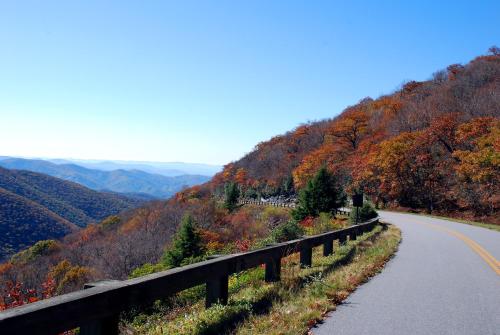 Fairfield by Marriott Inn & Suites Asheville Outlets - image 3