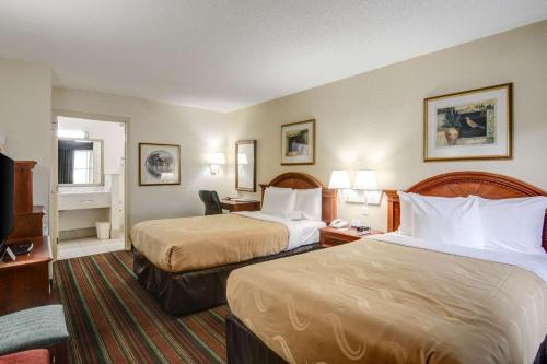 Quality Inn & Suites Biltmore East - image 2