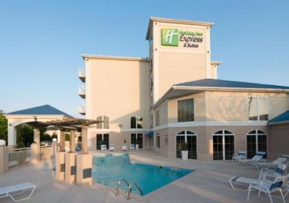 Holiday Inn Express & Suites Asheville SW - Outlet Ctr Area an IHG Hotel - image 4