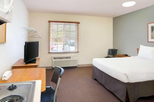 WoodSpring Suites Asheville - image 3