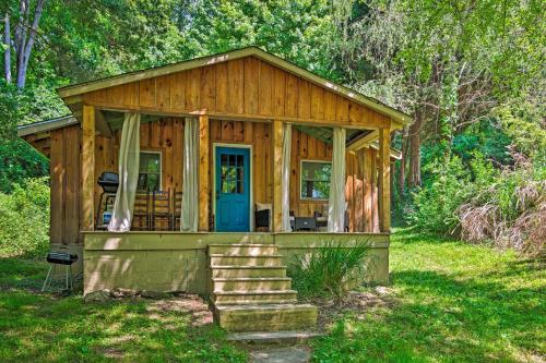 Cozy and Charming Asheville Cabin 5 Mi to Downtown! - main image