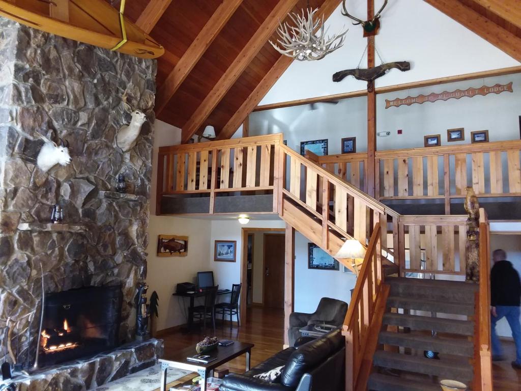 Nisqually Lodge - image 2