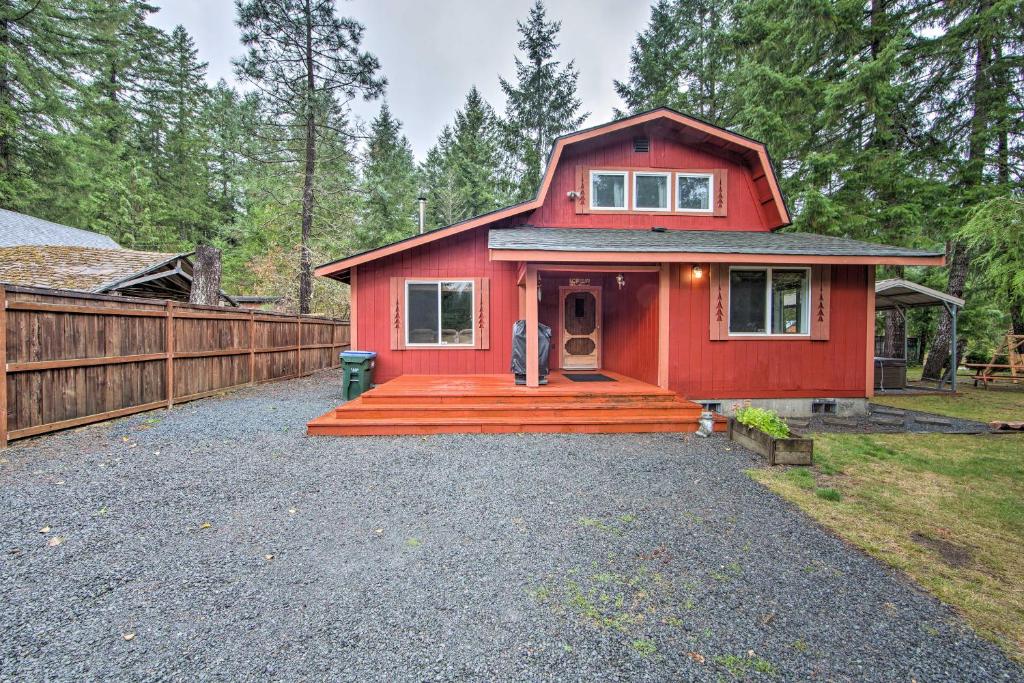 Cozy Ashford Home - 5 Mi to Rainier Natl Park! - main image