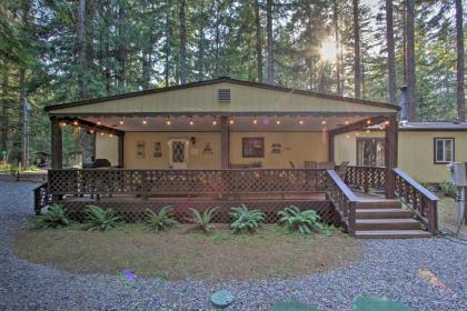 Cozy Outdoor Hub with Fire Pit 1mi to Mt Rainier NP - image 9