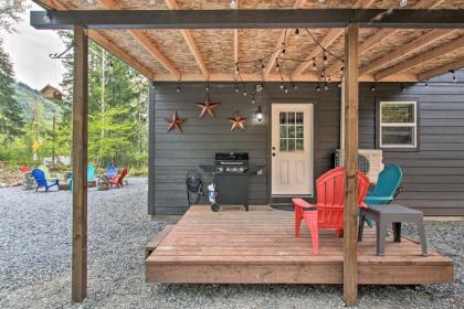 Cozy Cabin - 5 Miles to Mt Rainier National Park! - image 2