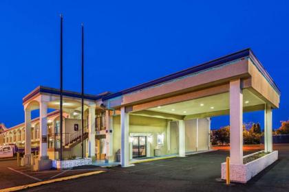 Days Inn by Wyndham Ashland - image 10