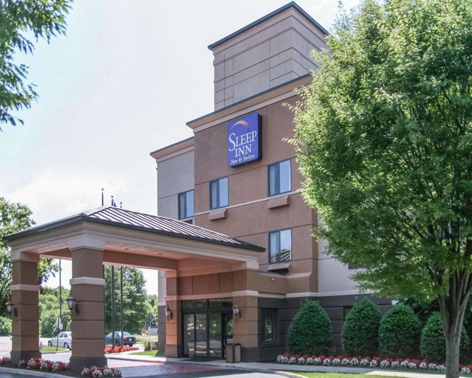 Sleep Inn & Suites Ashland - image 2