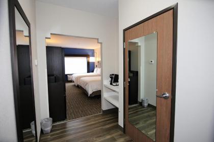 Holiday Inn Express Hotel & Suites Ashland an IHG Hotel - image 12