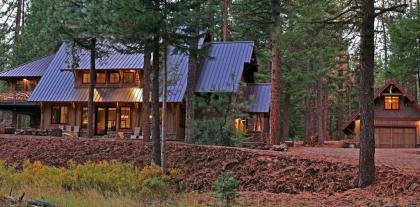 Ashland Lodge with Lake Views Patio and 5 Mtn Bikes! - image 13