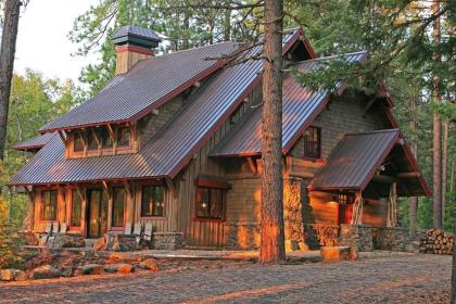 Ashland Lodge with Lake Views Patio and 5 Mtn Bikes! - image 5