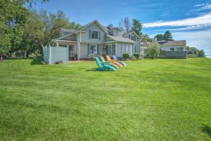 Private Waterfront Lake Erie Home with BBQ Patio