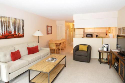 210 Cooper Unit 2D - image 3