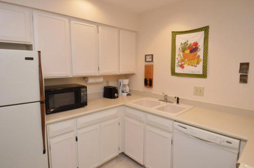 210 Cooper Unit 2D - image 4