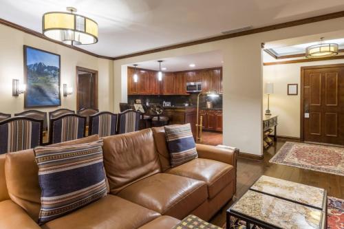 Aspen CO Ritz Carlton 3 Bedroom Residence Club Condo Ski-in Ski-out - main image