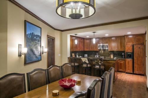 Aspen CO Ritz Carlton 3 Bedroom Residence Club Condo Ski-in Ski-out - image 4