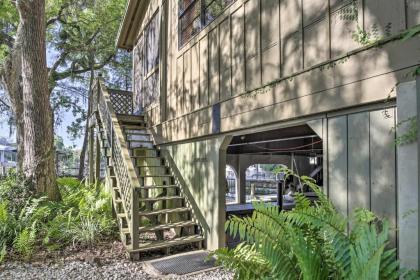 Waterfront Astor Studio Cabin with Private Boat Dock - image 6