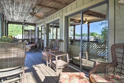 Waterfront Astor Studio Cabin with Private Boat Dock - image 9