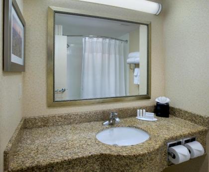 Fairfield Inn by Marriott New York LaGuardia Airport/Astoria - image 9