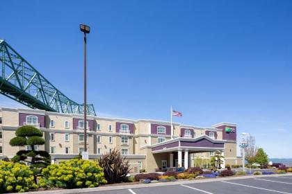 Holiday Inn Express Hotel & Suites Astoria an IHG Hotel - image 1