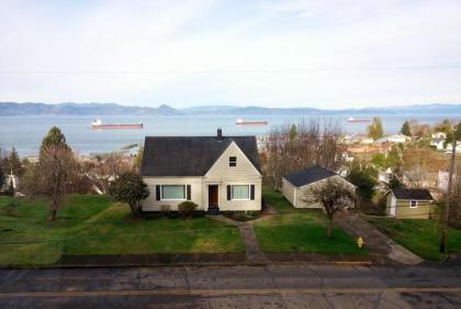 Astoria Painted Lady Historic Apt with River View! - image 15