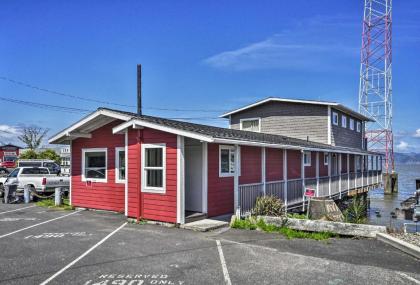 Waterfront Condo on Pier in Downtown Astoria! - image 15