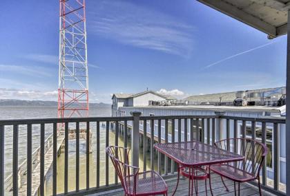 Waterfront Condo on Pier in Downtown Astoria! - image 6