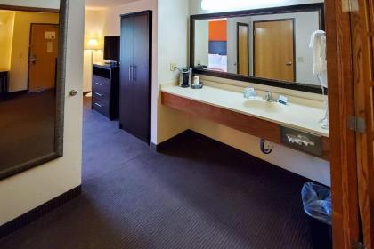 Quality Inn Atchison - image 4