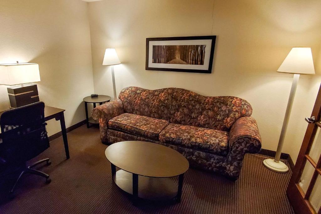 Quality Inn Atchison - image 7