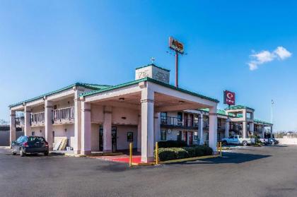 Econo Lodge - image 15