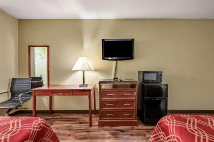 Econo Lodge - image 6