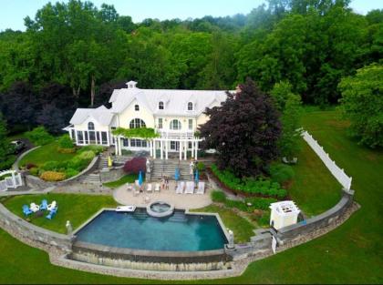 31 Acre Hudson River Estate Athens New York