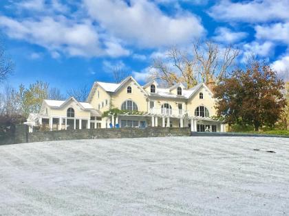 31 Acre Hudson River Estate - image 10