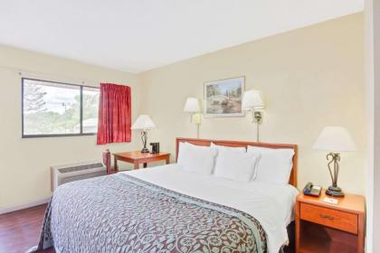 Days Inn by Wyndham Athens - image 15