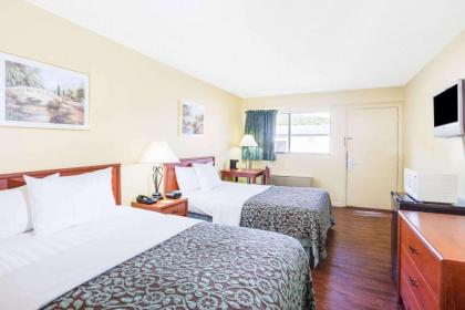 Days Inn by Wyndham Athens - image 2