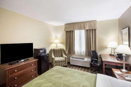 Quality Inn - image 10