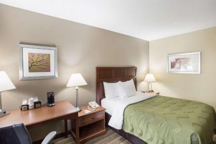 Quality Inn - image 11