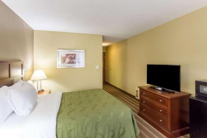 Quality Inn - image 12